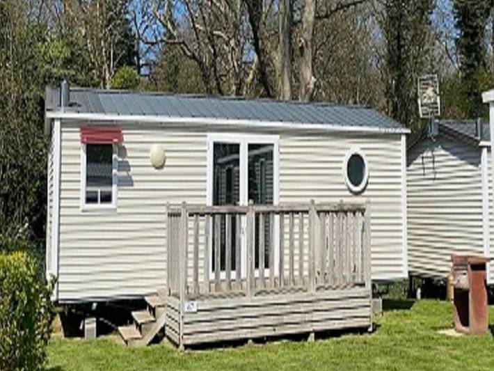 Flower Camping Le Rompval - Mobilheim 4 personen - Komfort 27m² inkl. Terrasse 2 Zimmer + Tv in Bois de Cise, Mers-les-Bains