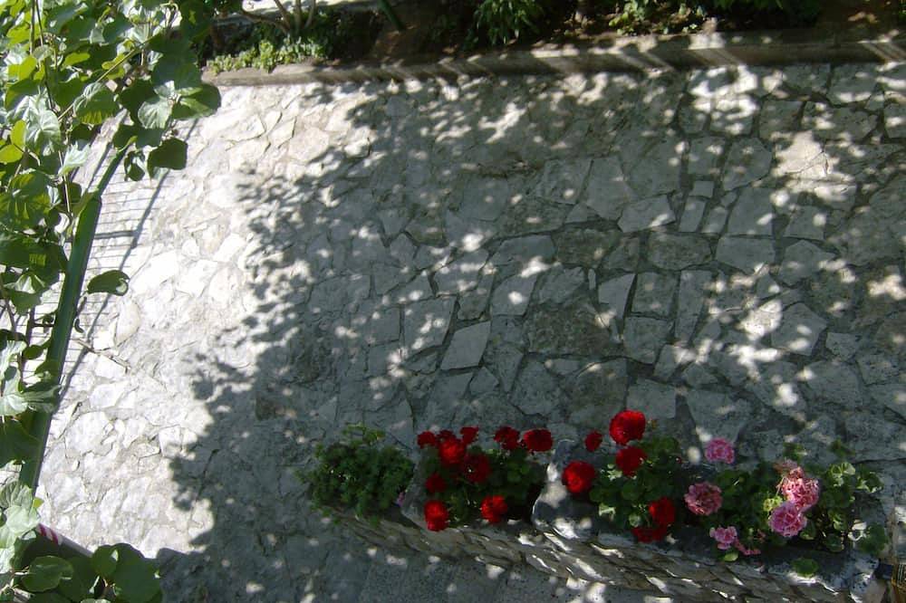 Apartment 1, located 200 meters from the sea in character house. in Rovinj, Rovinj region