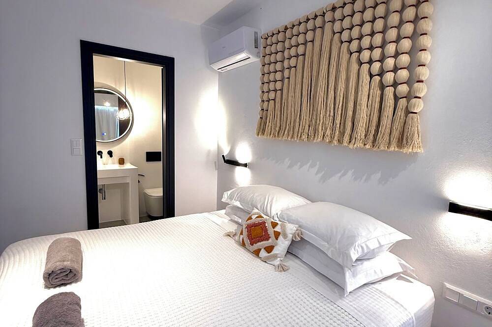 Faragas Hill Oasis Villa in Aliki, Paros