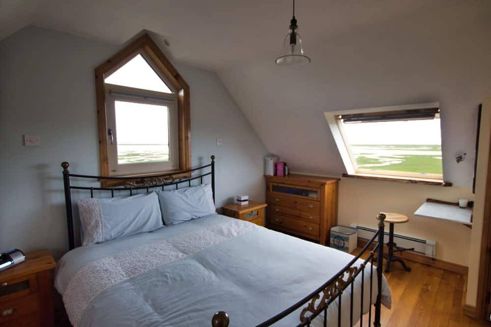 The boathouse: modern house by the sea in County Clare