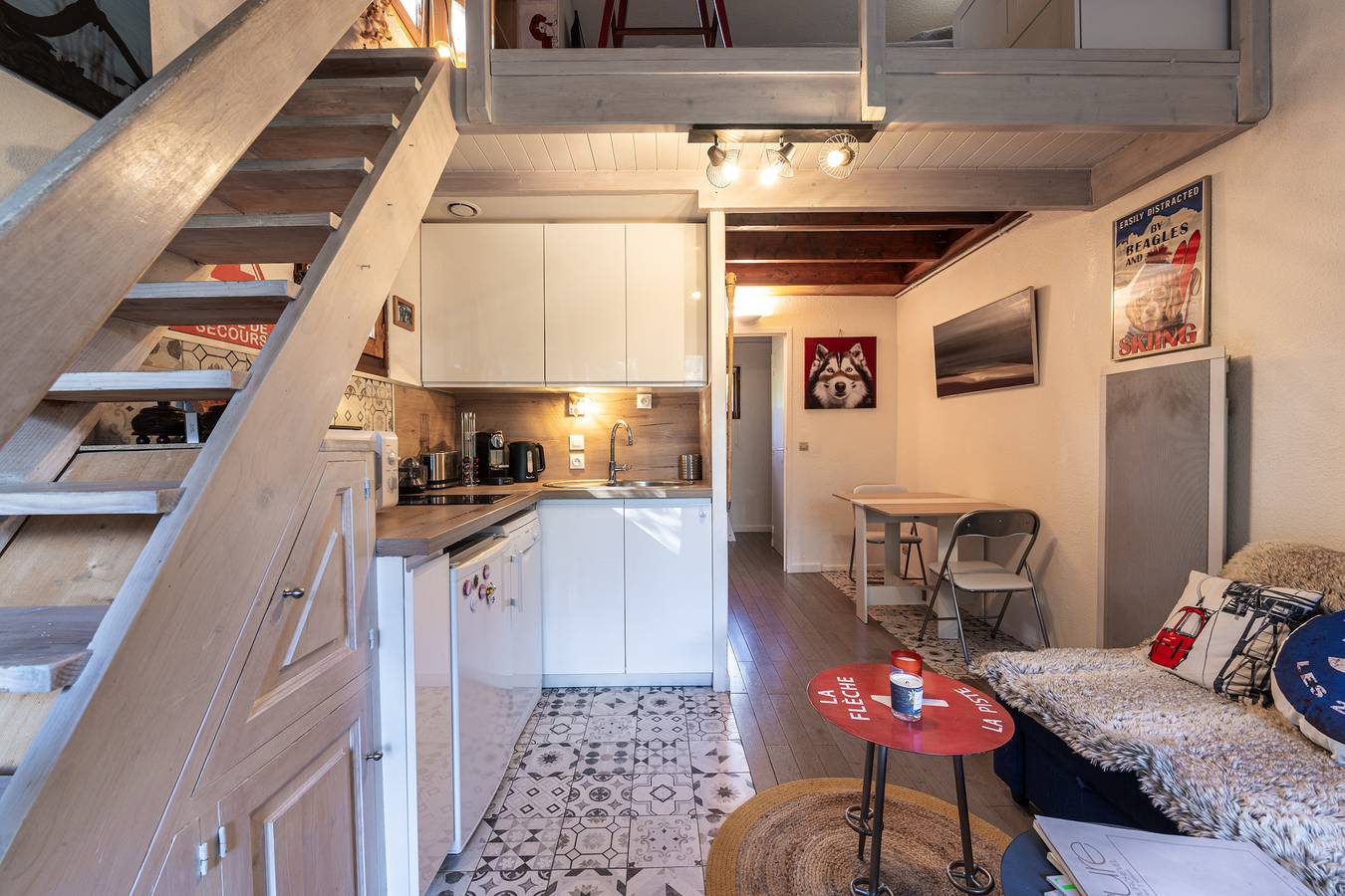 Appartement entier, Appartement 'Appartement 18' avec vue sur les montagnes, terrasse privée et Wi-Fi in Les Allues, Les Trois Vallées