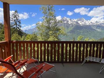 Gîte pour 8 personnes, avec vue et terrasse à Oz