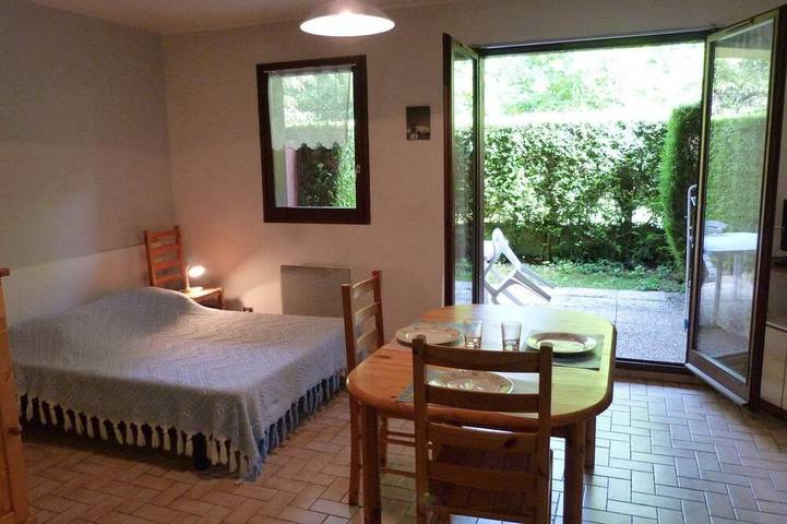 Gîte pour 2 personnes, avec Jardin à Menthon-Saint-Bernard - 4