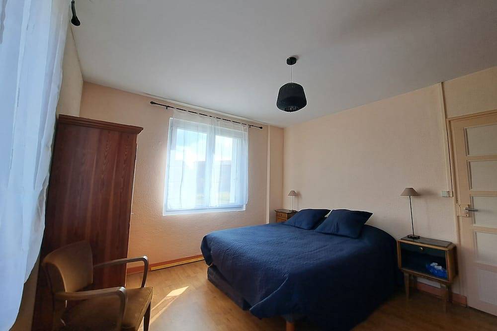 House in the Ardèche countryside, renovated, sleeps 8 in Issarlès, Ardèche