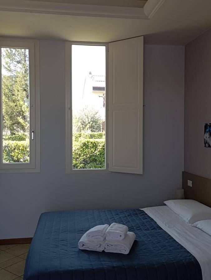 Camere Girasole in Lazise, Gardasee-Berge