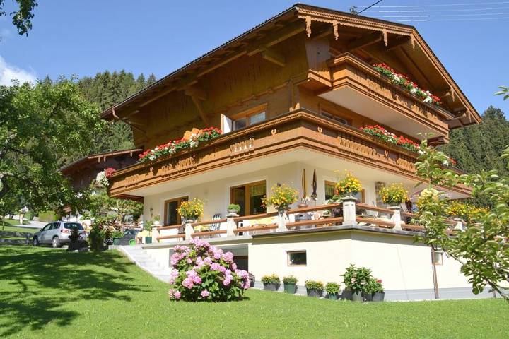 Maison d’hôte pour 2 personnes, avec Balcon et Terrasse ainsi que Jardin et Sauna à Ried im Zillertal