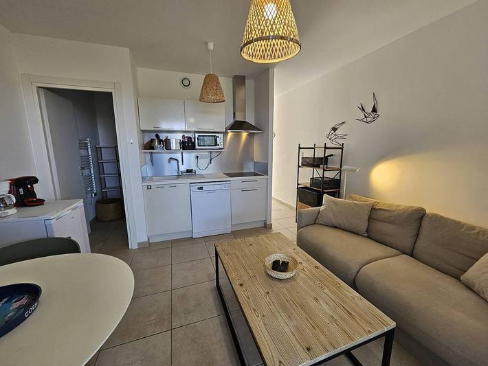 Apartamento entero, Bravone 74-vista al mar-pies en el agua-piscina climatizada-wifi in Marine de Bravone, Linguizzetta