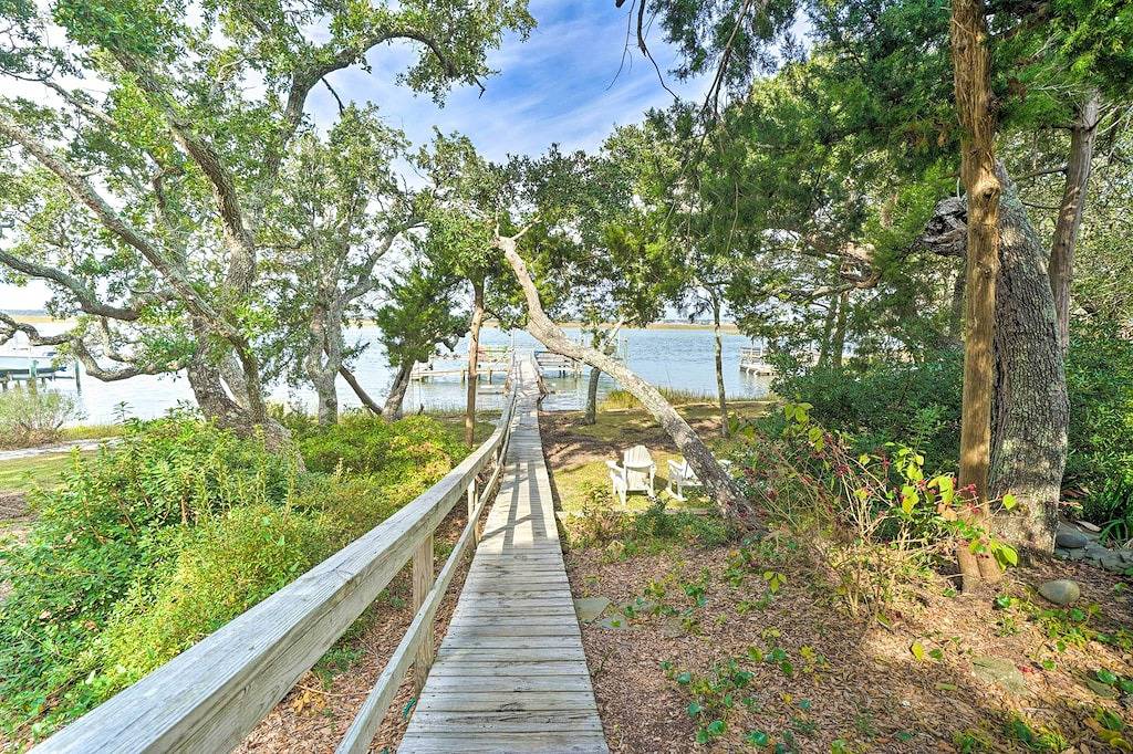 'Reel Blessed' Topsail Beach Home w/ Private Dock! in Topsail Beach, Topsail Island