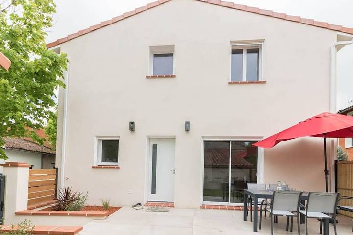 Location de vacances pour 4 personnes, avec jardin à Gaillac-Toulza