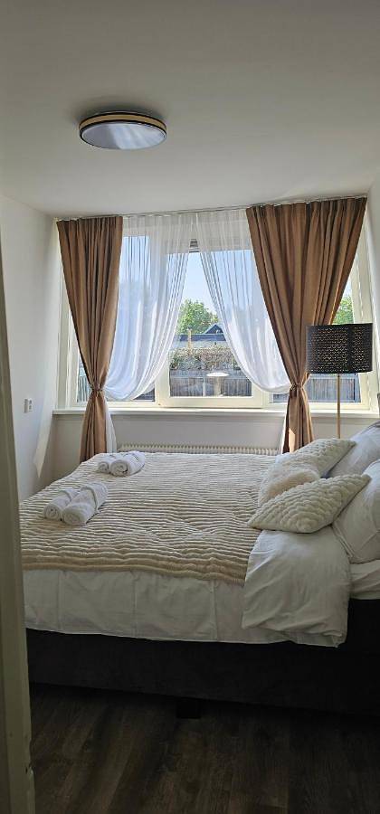 Vakantieappartement voor 5 personen, with Terras and Tuin as well as Uitzicht in Lisse