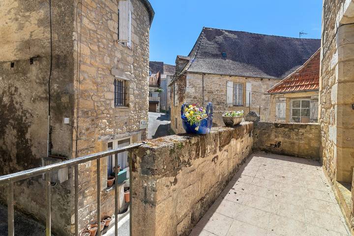 Casa vacacional 'Les Coquelicots' con terraza privada y Wi-Fi in Saint-Cyprien (Aquitaine), Périgord Noir