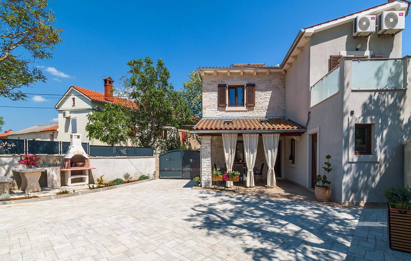 Geräumige 2-Zimmer-Wohnung mit Pool, WLAN und in der Nähe von Sehenswürdigkeiten in Barban, Südküste Istrien