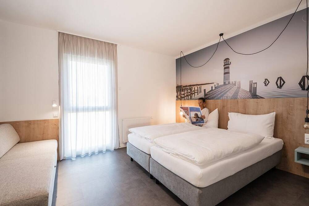 Doppelzimmer, Dusche, Wc - Lakeside77 Hotel in Marktgemeinde Podersdorf am See, Neusiedlersee-Hügelland