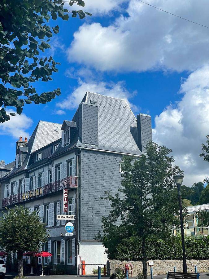 Logis Hôtel Regina in La Bourboule, Parc naturel régional des Volcans d'Auvergne
