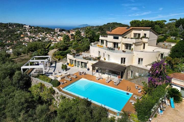 Villa für 14 Personen, mit Garten und Pool sowie Sauna und Balkon - 1