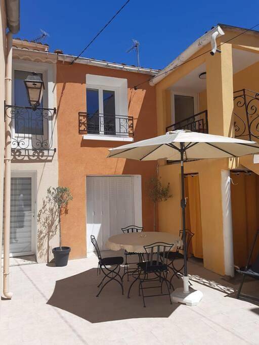 Gîte pour 2 personnes, avec piscine et jardin à Bessan - 2