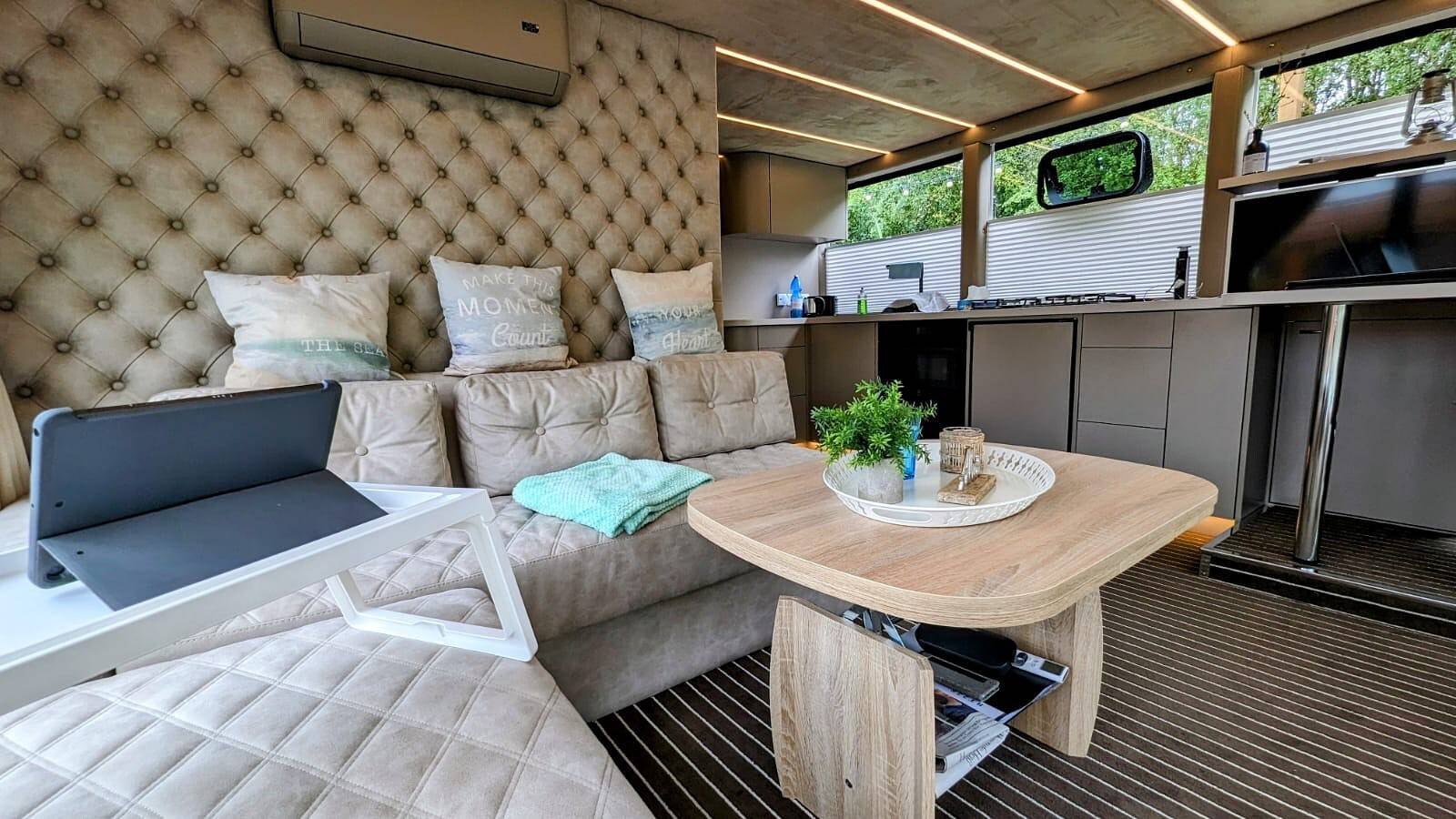 Hausboot 'Hafensuite in Templin Uckermark' mit Seeblick, Wlan und Klimaanlage in Templin, Barnimerland Region