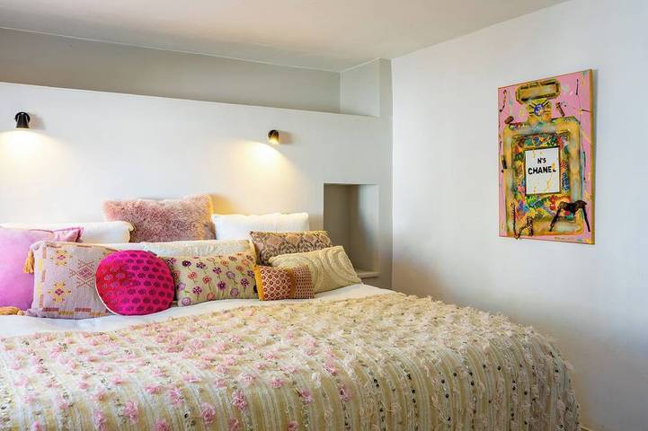 Luxury spacious detached villa with private pool, large terrace and 7 bedrooms! in Gata de Gorgos, Costa Blanca