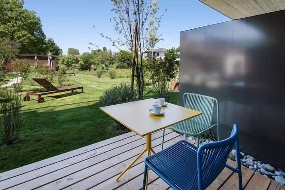 Ganze Wohnung, Apartment Im Grünen, 27 qm, 1 Wohn-/Schlafzimmer, Terrasse, max. 2 Personen in Singen, Hegau