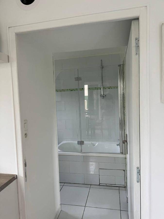 Appartement entier, Ground-Floor Apartment With private Garden in Étampes, Essonne