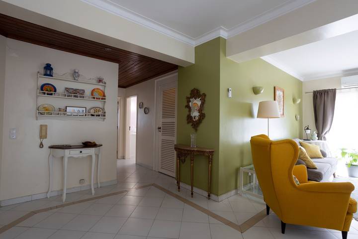 Apartamento entero, Apartamento vacacional "Tyler" con Wi-Fi, jardín, terrazas y piscina compartida in Alvor, Distrito de Faro