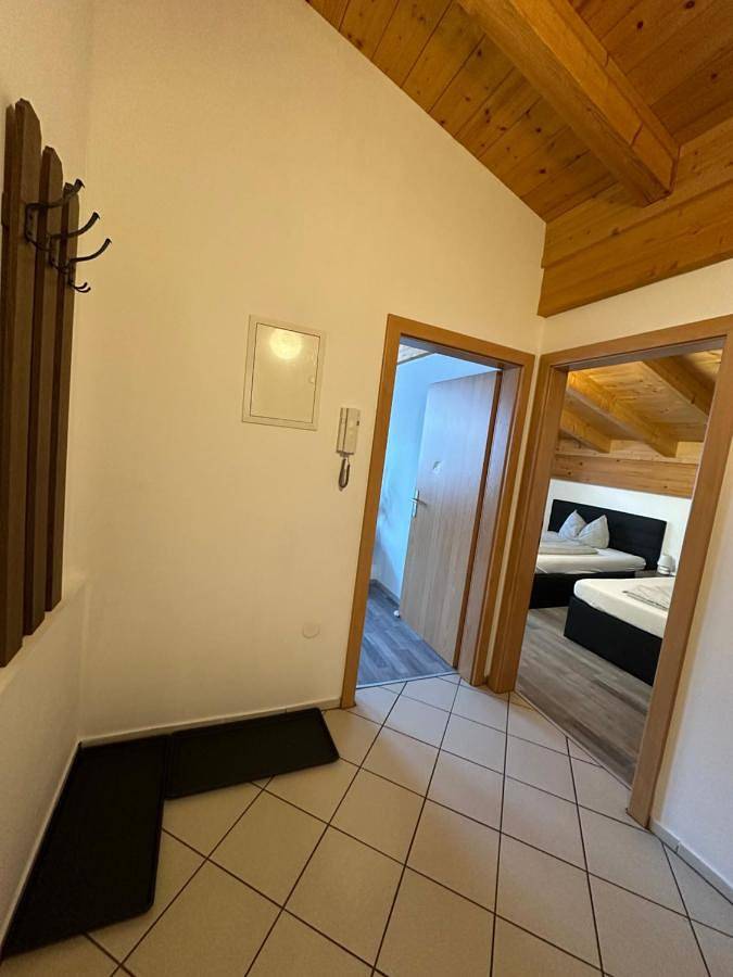 Ferienwohnung für 5 Personen, mit Balkon und Terrasse sowie Ausblick in Radfeld - 2