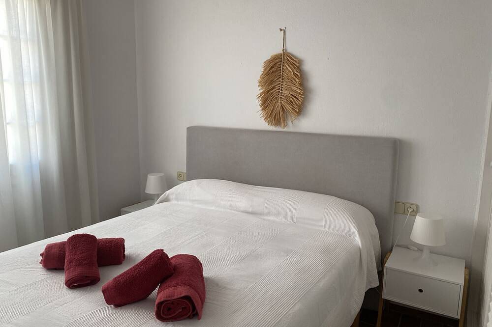 Entire apartment, Apartment with sea views and pool in Fornells in Fornells, Es Mercadal
