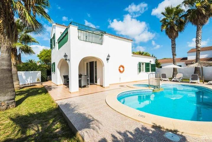 Casa de vacaciones para 6 personas, con piscina además de jardín y vistas en Delfines