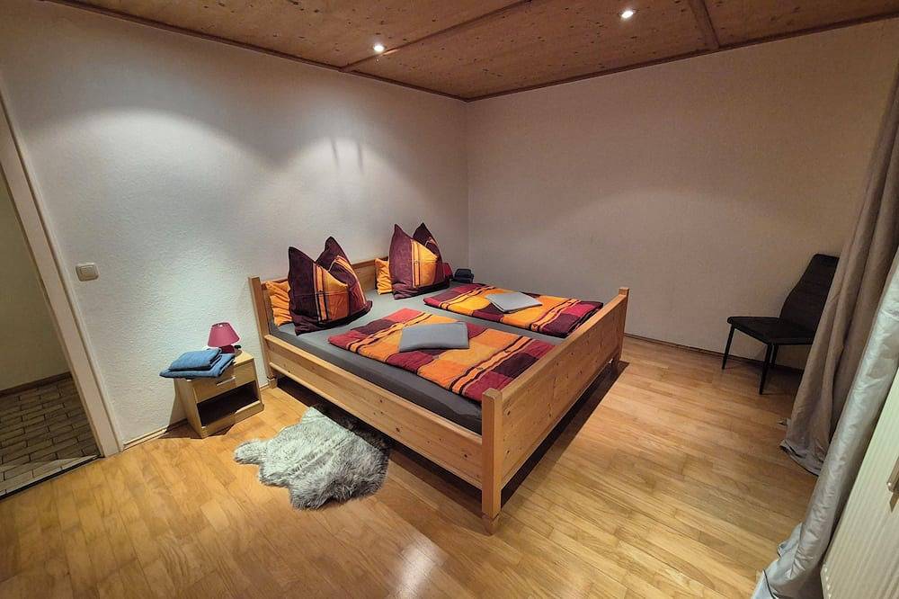 Entire apartment, Quiet, centrally located apartment in the beautiful center of Gmund am Tegernsee. in Gmund, Bavarian Alps