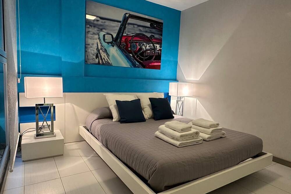 Entire apartment, Pink Apartment Marina Botafoch Ibiza in Talamanca, Ibiza (Municipality)