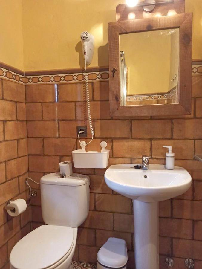 Location de vacances pour 7 personnes, avec jardin ainsi que vue sur le lac et vue à Zahara de la Sierra - 2