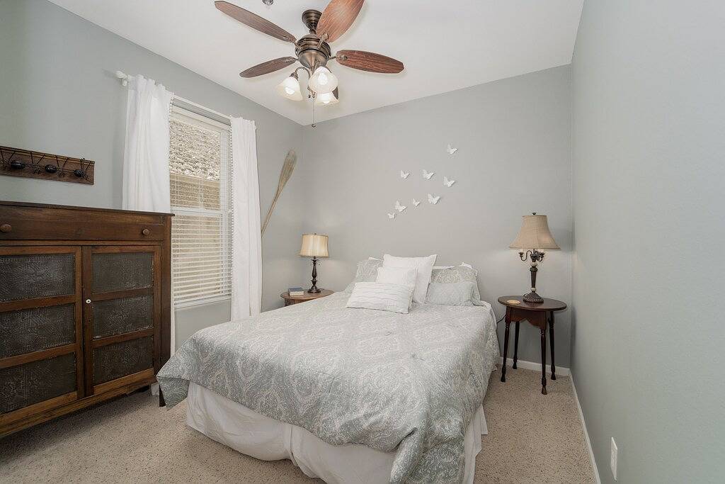 Ganze Wohnung, Newport 1 - Impressive 4 Bdrm Lakefront Condo in Lake Ozark, Lake of the Ozarks