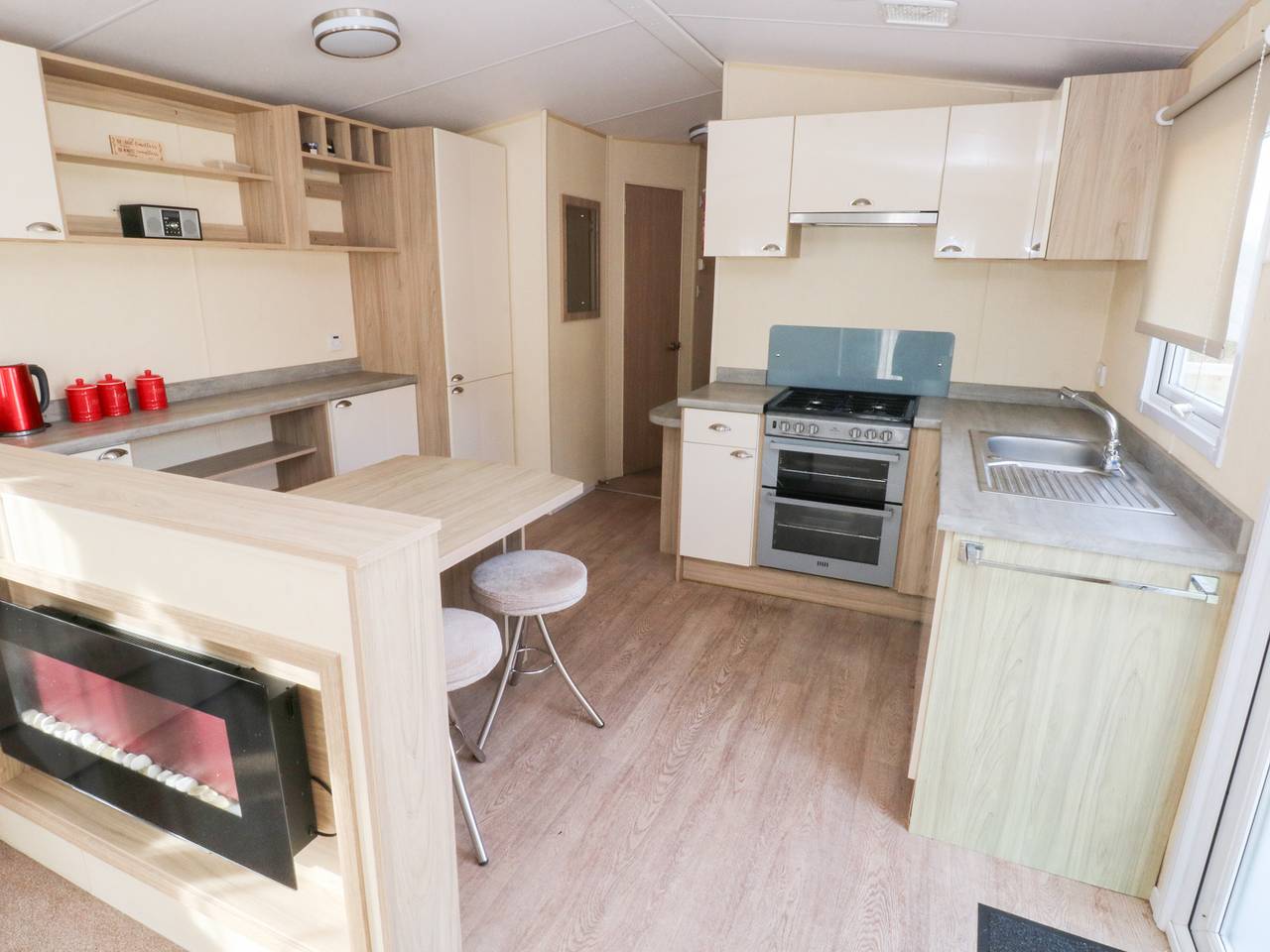 Wohnwagen für 4 Personen mit Garten in Ferryside, Carmarthenshire