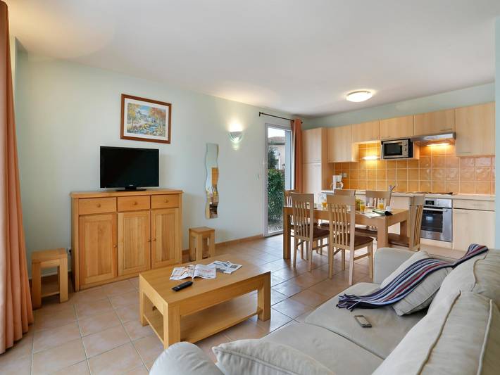 Location de vacances pour 8 personnes, avec terrasse et piscine, adapté aux familles à Tourrettes - 2