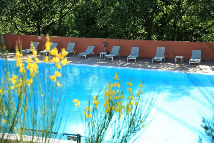 Chalet für 4 Personen, mit Terrasse und Garten sowie Pool und Sauna in Villars