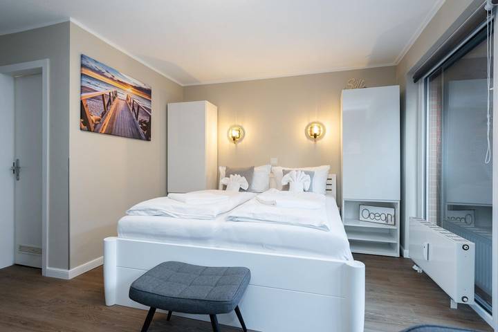 Ganze Wohnung, Modernes 1-Zimmer App. mit Terrasse, Pkw-Stellplatz, Wlan. Haustiere erlaubt. in Westerland, Sylt (Gemeinde)
