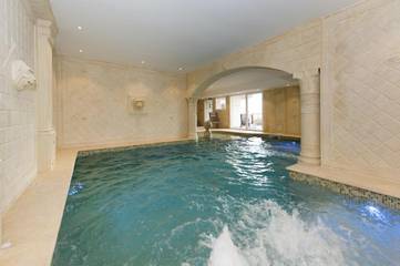 Hôtel pour 5 personnes, avec sauna et piscine ainsi que terrasse et jardin, animaux acceptés à Niedermorschwihr