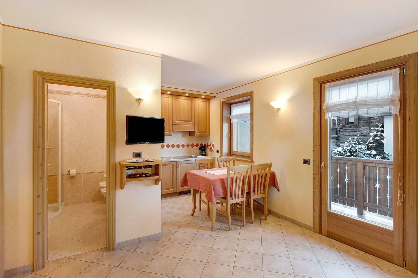 Appartamento intero, Appartamento 'Baita Pemont' con vista montagne, balcone e Wi-Fi in Livigno (Borgo), Livigno