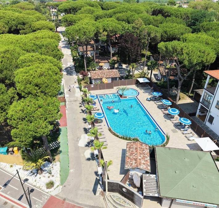Camping für 5 Personen, mit Pool und Terrasse sowie Ausblick und Garten in Jesolo