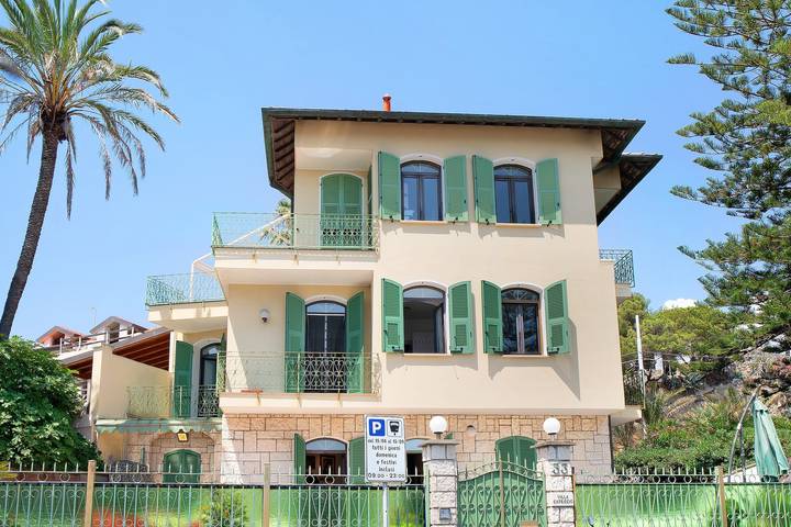 Ferienhaus für 10 Personen, mit Garten in Bordighera