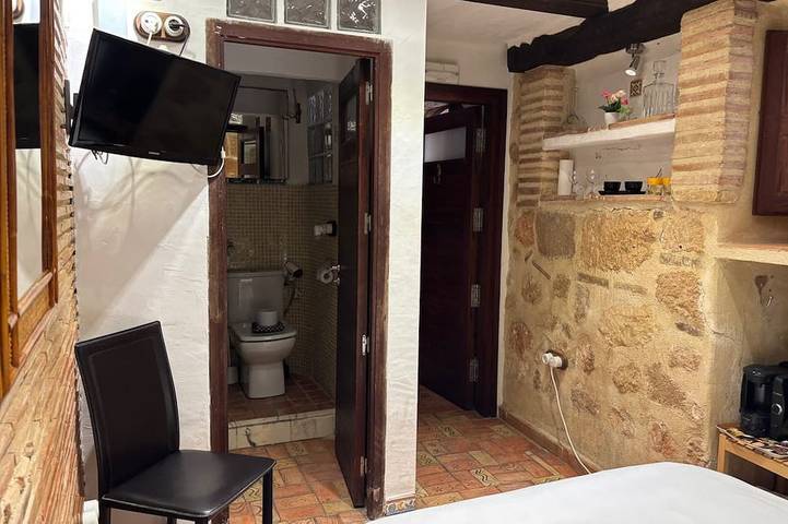 No. 1 - Petite Chambre et Salle de Bain Avec Entrée Privée et Accès Terrace in Jávea, Costa Blanca