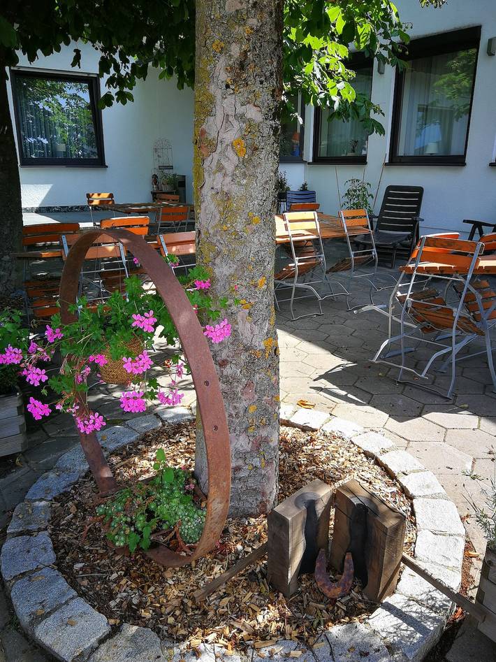 Hopfenerlebnishof Gästehaus - Zweibettzimmer 8 (17qm) mit Außensitzplatz in Altmannstein, Altmühltal