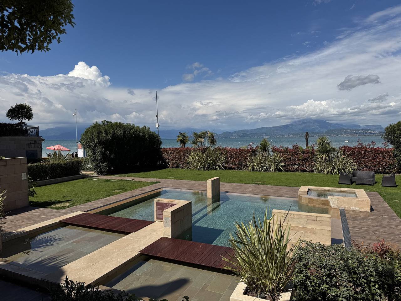 Appartement entier, Appartement de vacances pour 4 personnes avec vue sur le lac in Peschiera del Garda, Montagnes autour du lac de Garde