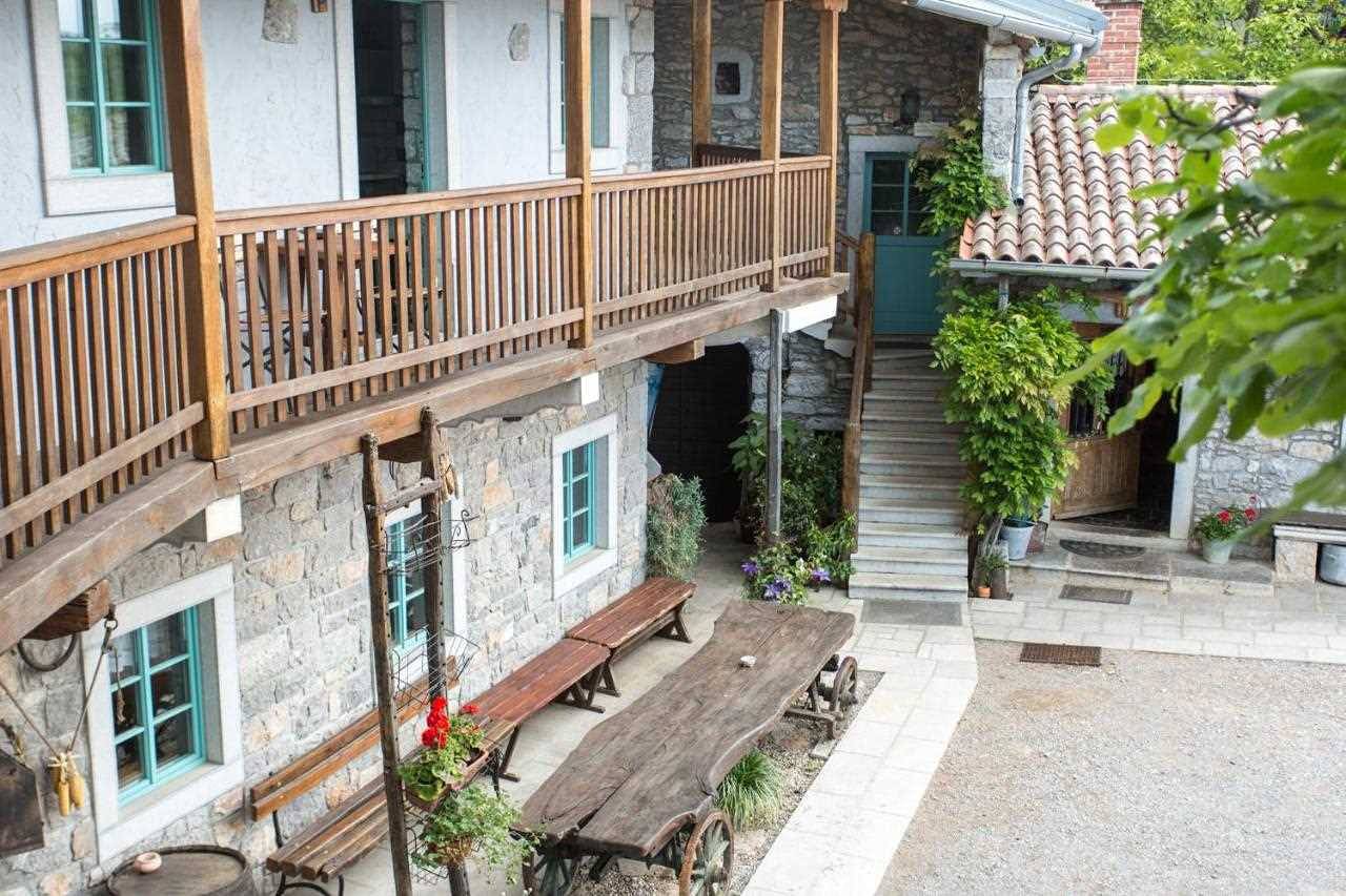 Ganze Wohnung, Ferienwohnung für 3 Personen mit Terrasse in Zizan, Slowenien