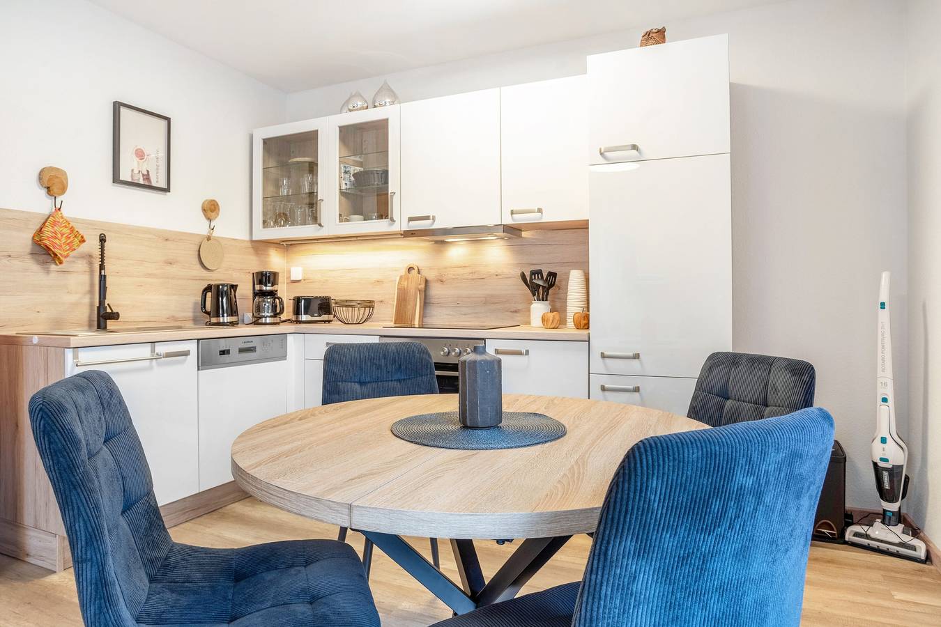 Ganze Wohnung, Apartment 'Carmen' mit gemeinsamer Terrasse, privatem Garten und Wlan in Wiek, Rügen