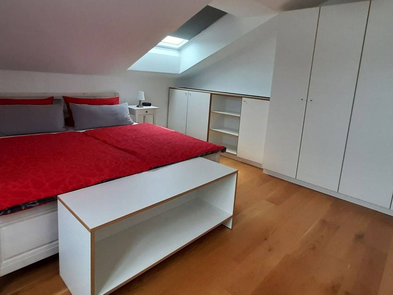 Ganze Ferienwohnung, Apartment Strawberry - 2-Raum-Ferienwohnung  Apartment Strawberry , Du/Wc, 65 qm, Dg in Bermatingen, Bodenseekreis