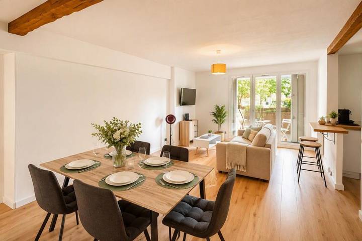Gîte pour 4 personnes, avec Terrasse dans Thermes des Arènes