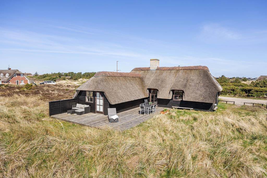 Dejligt feriehus med udsigt 200 meter fra havet in Blåvand, Varde Kommune