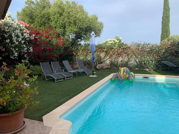 Location de vacances pour 8 personnes, avec vue ainsi que jardin et piscine dans Plage de Fautea - 2