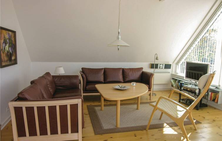 Ferienhaus für 8 Personen, mit Terrasse und Whirlpool sowie Garten und Sauna in Svaneke - 4